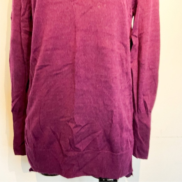 Medium BADGLEY MISCHKA Plum Purple Merino Wool Sweater Lightweight Luxury - Picture 8 of 13